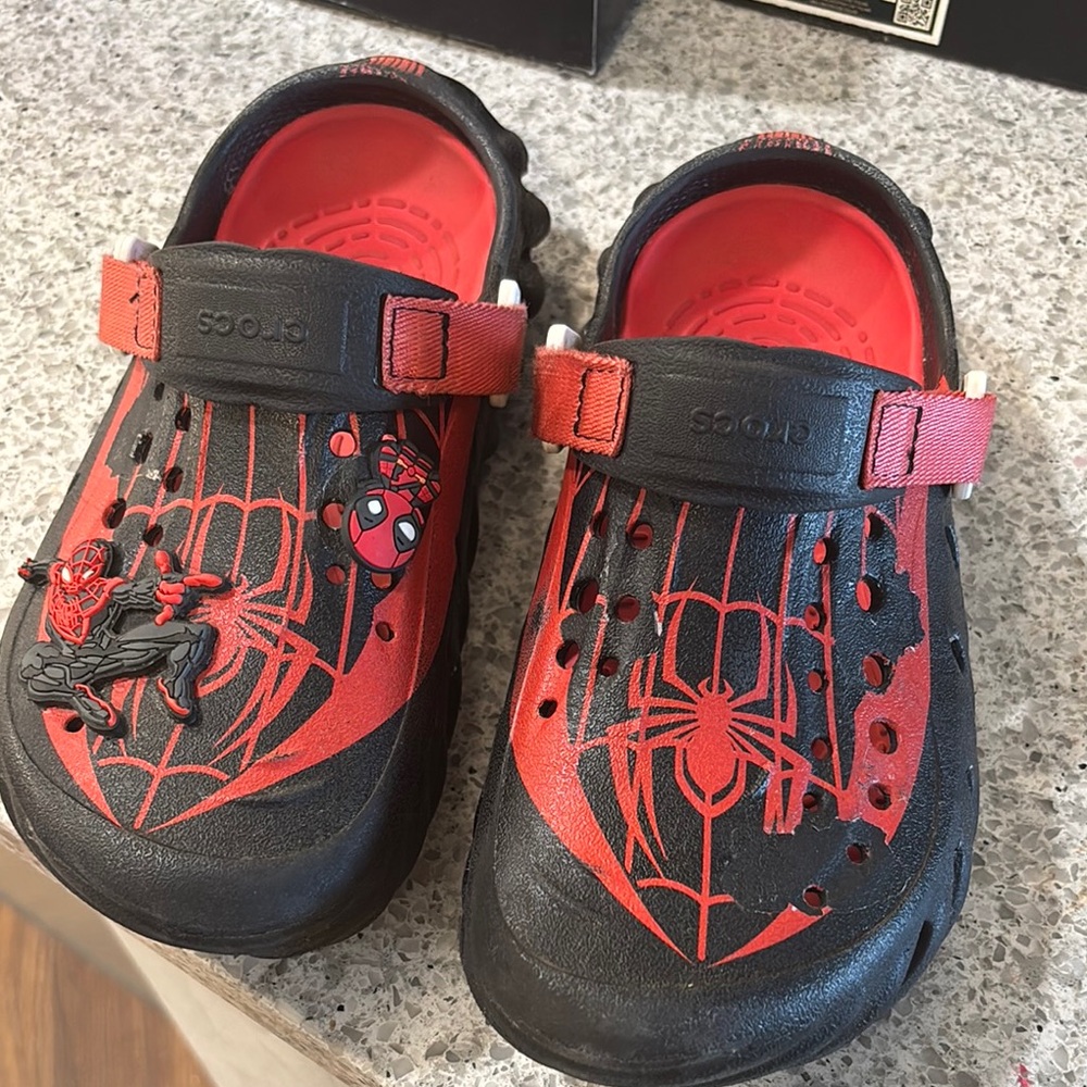 Crocs echo clogs Spider-Man